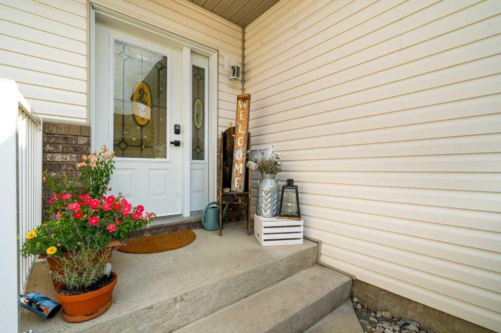 Property Photo:  316 Washington Way SE  AB T1A 8V2 