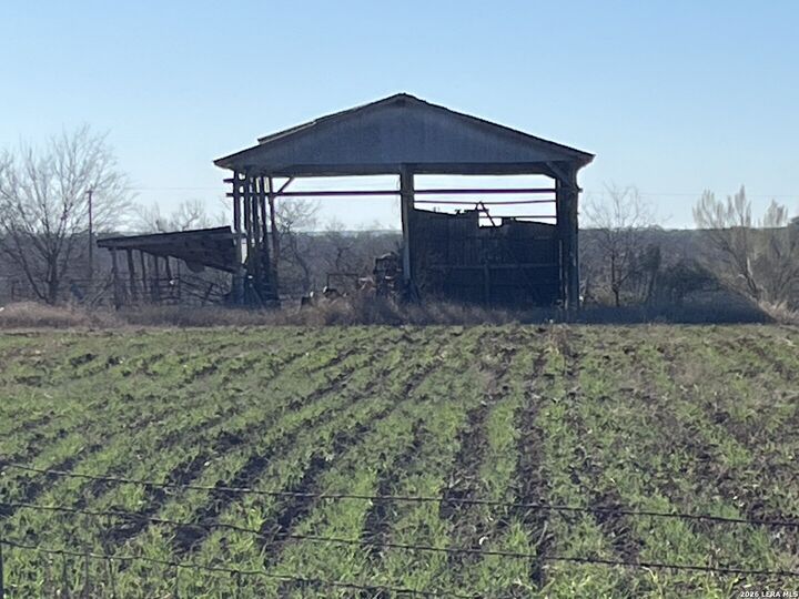Property Photo:  10019-10017 Hackelberg Rd  TX 78002 