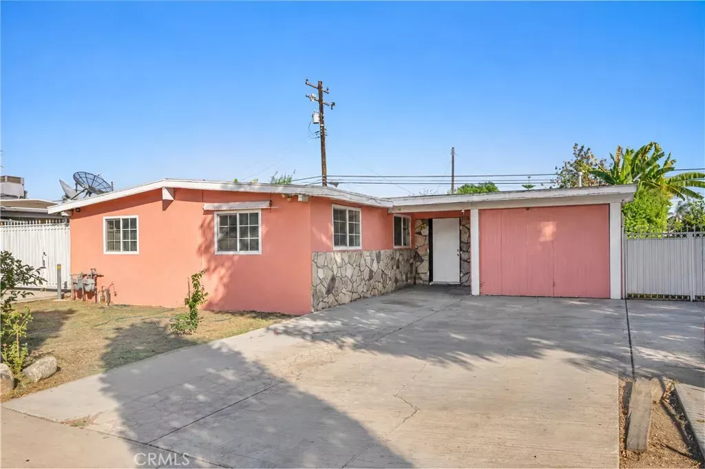 Property Photo:  338 S Sandalwood  CA 91744 