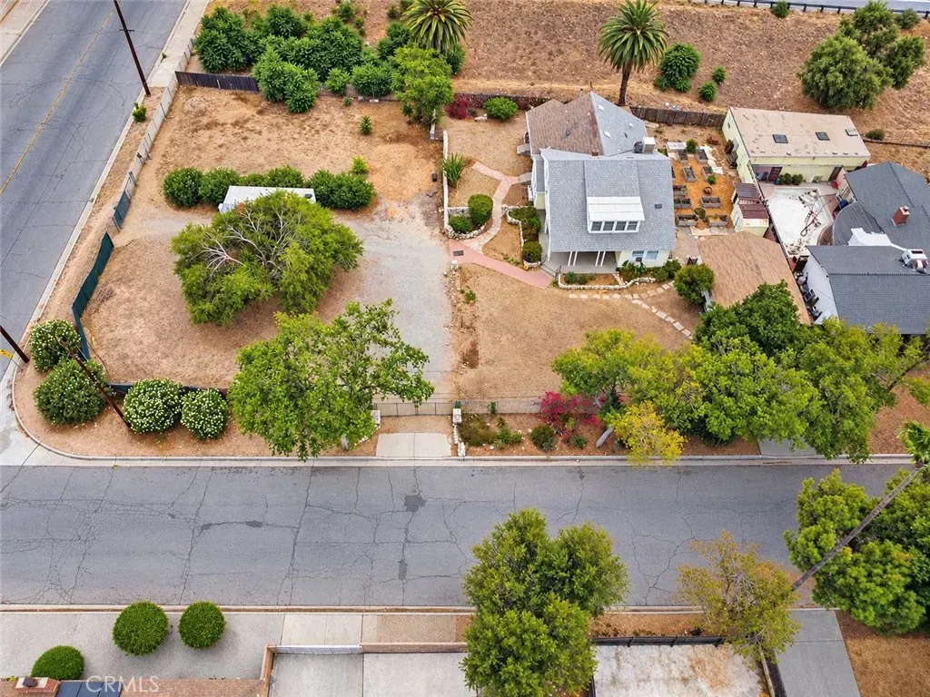 Property Photo:  2950 N Golden Avenue  CA 92404 