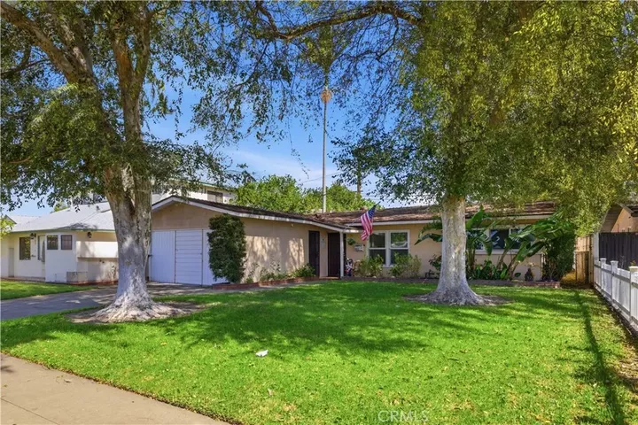 Property Photo:  924 S Hampstead  CA 92802 