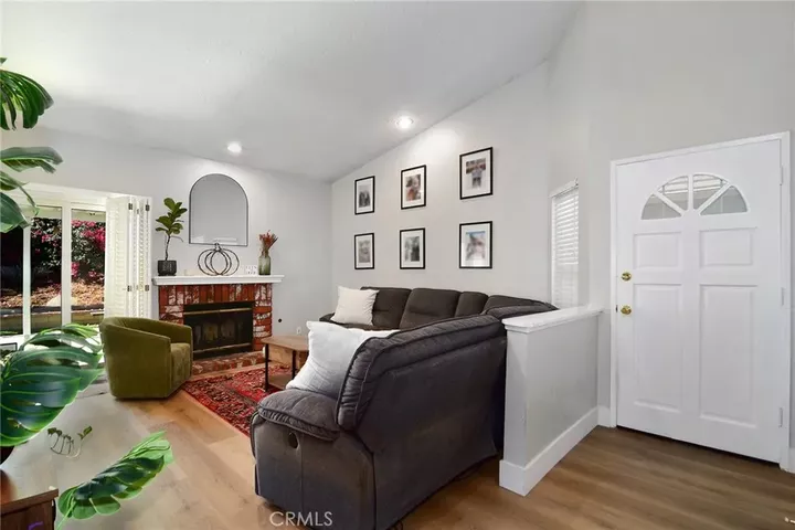 Property Photo:  2705 Shrubwood  CA 93065 