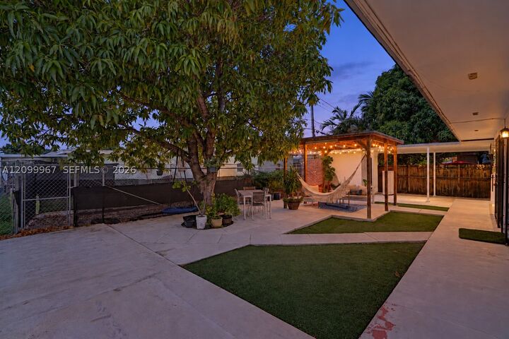 Property Photo:  550 E 10th Ave  FL 33010 