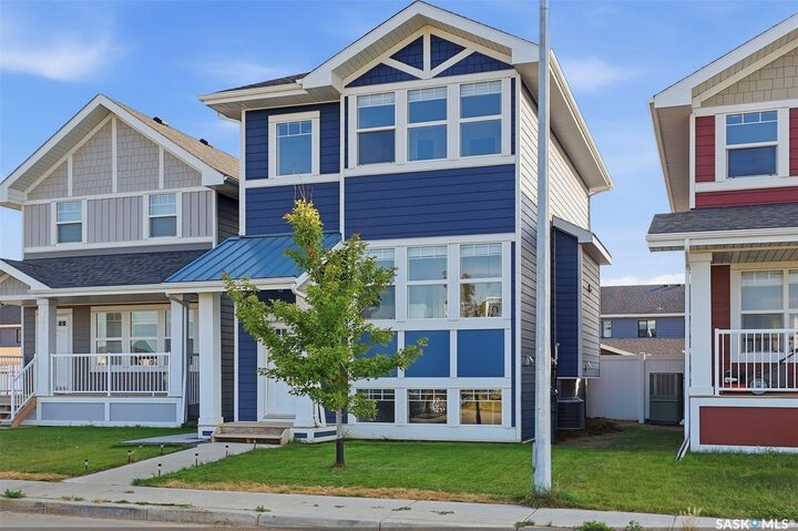 Property Photo:  562 Stilling Way  SK S7V 0W5 