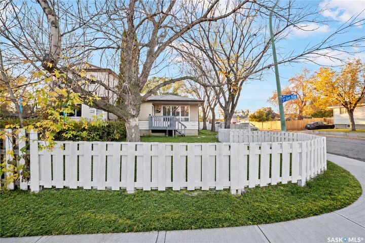 Property Photo:  300 Osler Street  SK S4R 1V6 