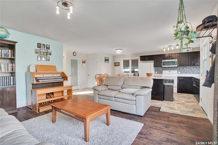 Property Photo:  2017 9th Street  SK S0K 4R0 