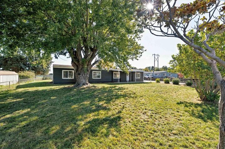 Property Photo:  2201 S Keller St  WA 99337 