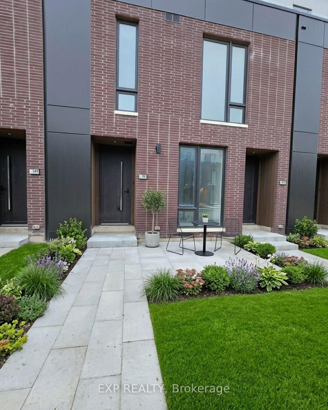 Property Photo:  278 Ellis Avenue  ON L2P 0G9 