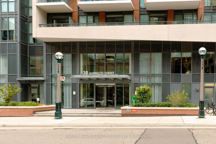 Property Photo:  38 Iannuzzi Street 642  ON M5V 0S2 