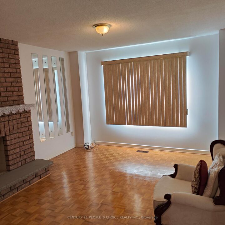 Property Photo:  29 Kingsplate Crescent  ON M9W 6X5 
