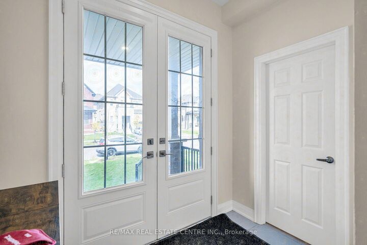 Property Photo:  43 Northrop Avenue  ON L1B 0W6 