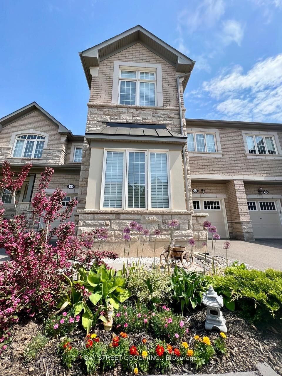 Property Photo: 164 Beaveridge Avenue ON L6H 0M6