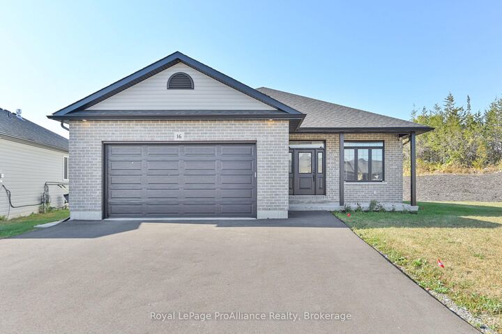 Property Photo:  16 Lehtinen Crescent  ON K8P 0H4 