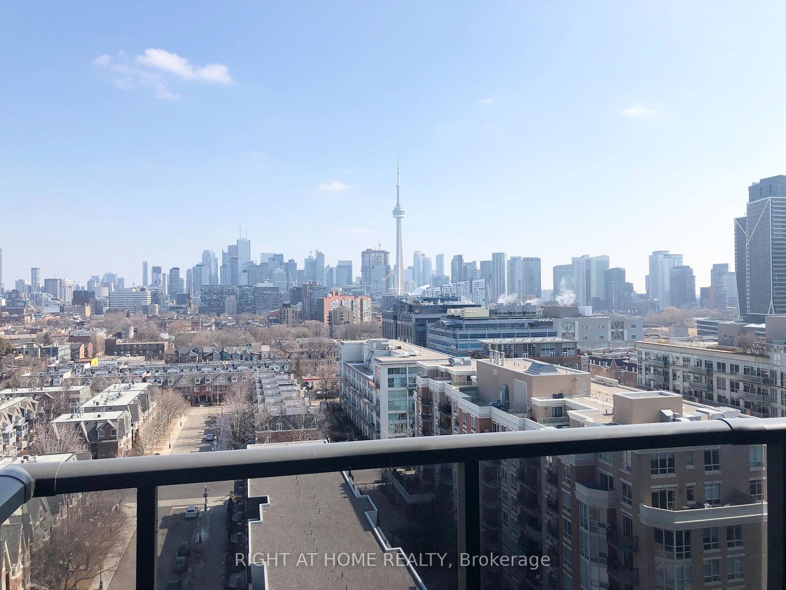 Property Photo:  1030 King Street W 1204  ON M6K 0B4 