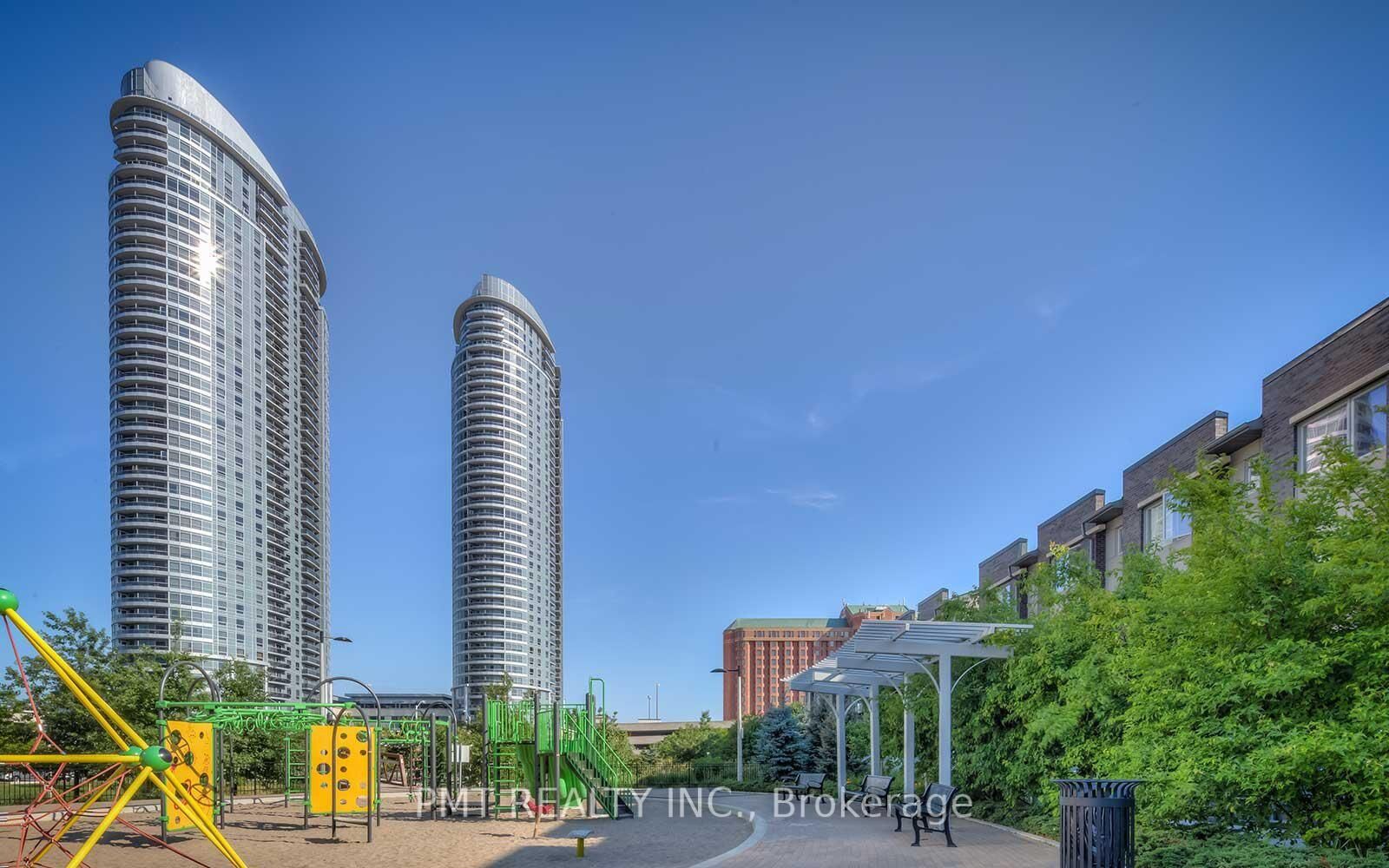 Property Photo:  125 Village Green Square 309  ON M1S 0G3 