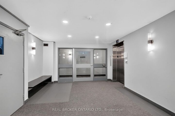Property Photo:  216 Viewmount Drive 118  ON K2E 7X4 