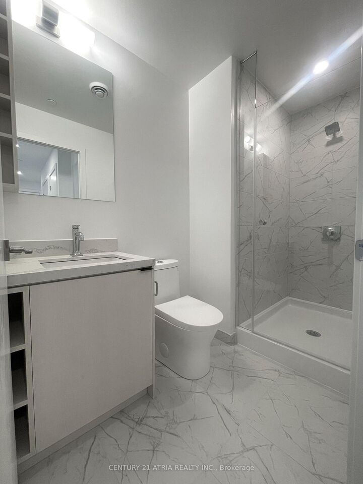 Property Photo:  252 Church Street 2105  ON M5B 1Z2 