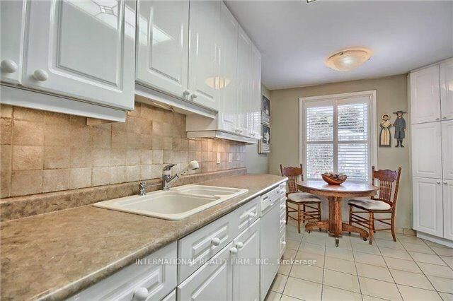 Property Photo:  333 Dixon Boulevard  ON L3Y 5C3 