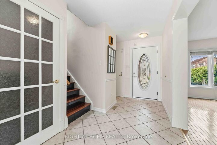 Property Photo:  26 Denham Way  ON K2S 1H5 