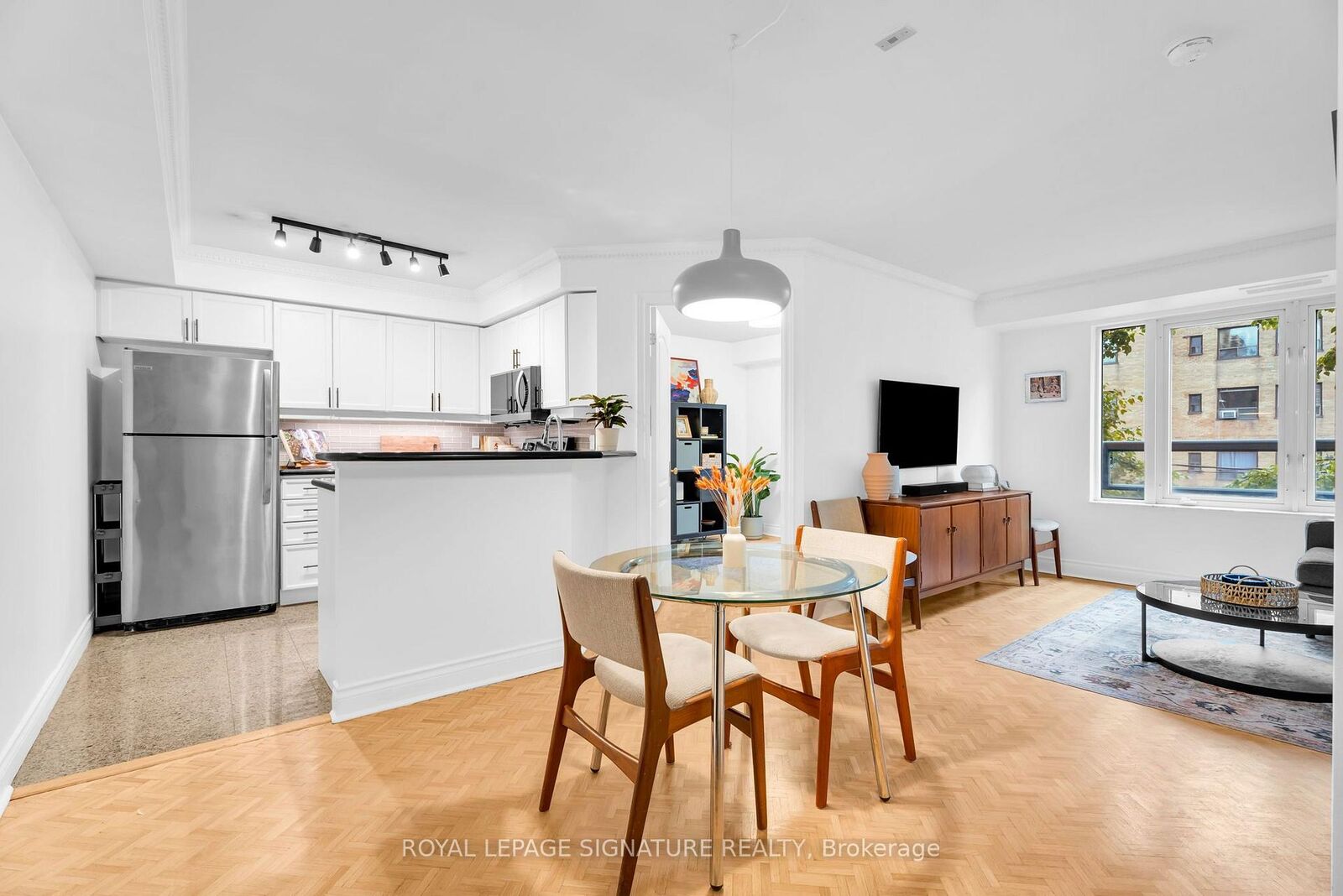 Property Photo:  800 Spadina Road 301  ON M5P 3N2 