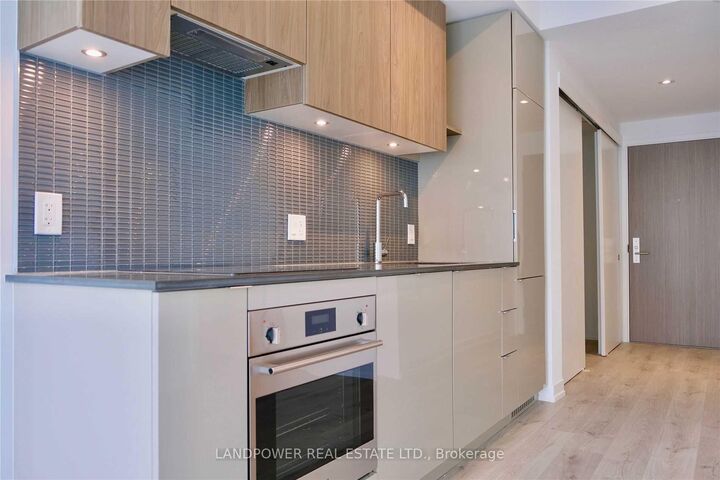 Property Photo:  161 Roehampton Avenue 4007  ON M4P 0C8 