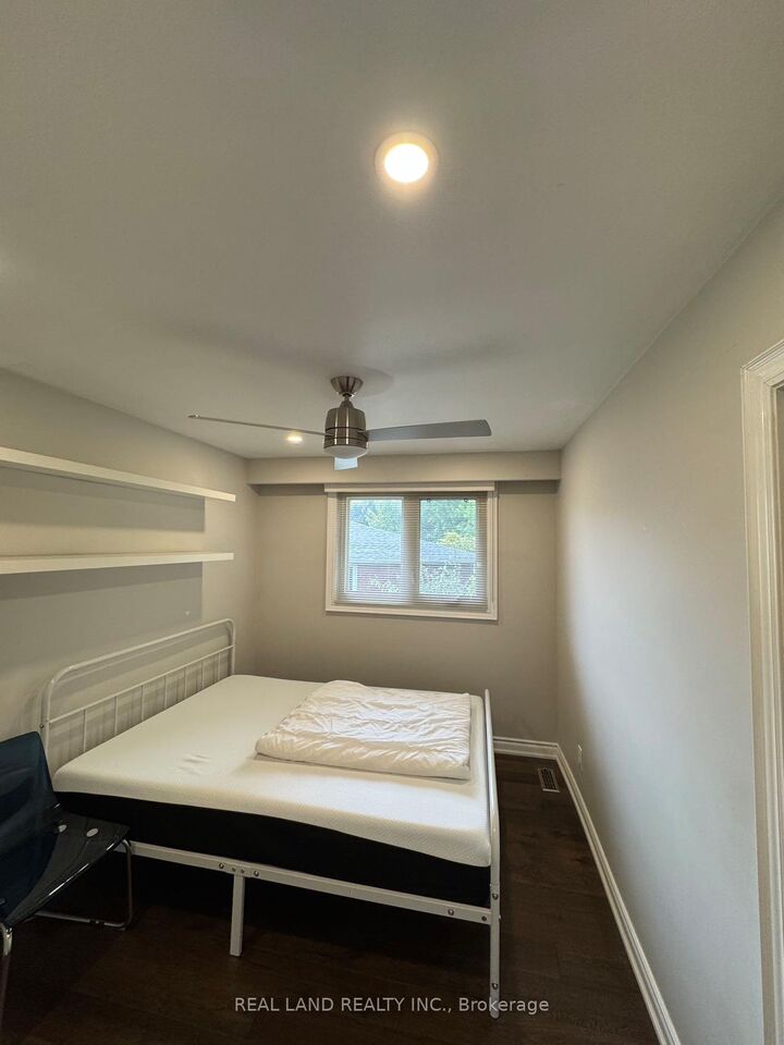 Property Photo:  26 Greyhound Drive E  ON M2H 1K3 