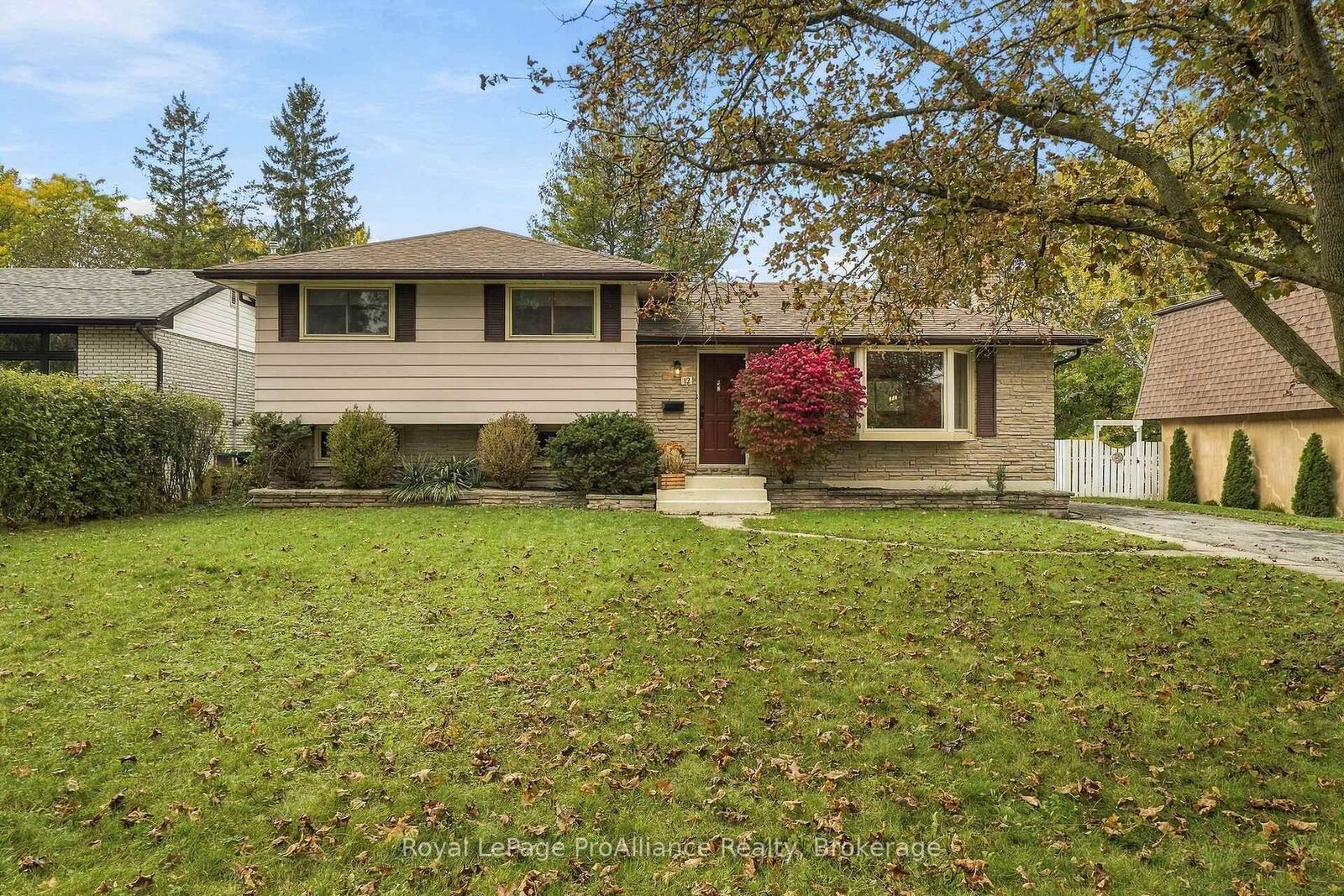 Photo de la propriété:  12 Thorncliffe Drive  ON K8P 4L4 