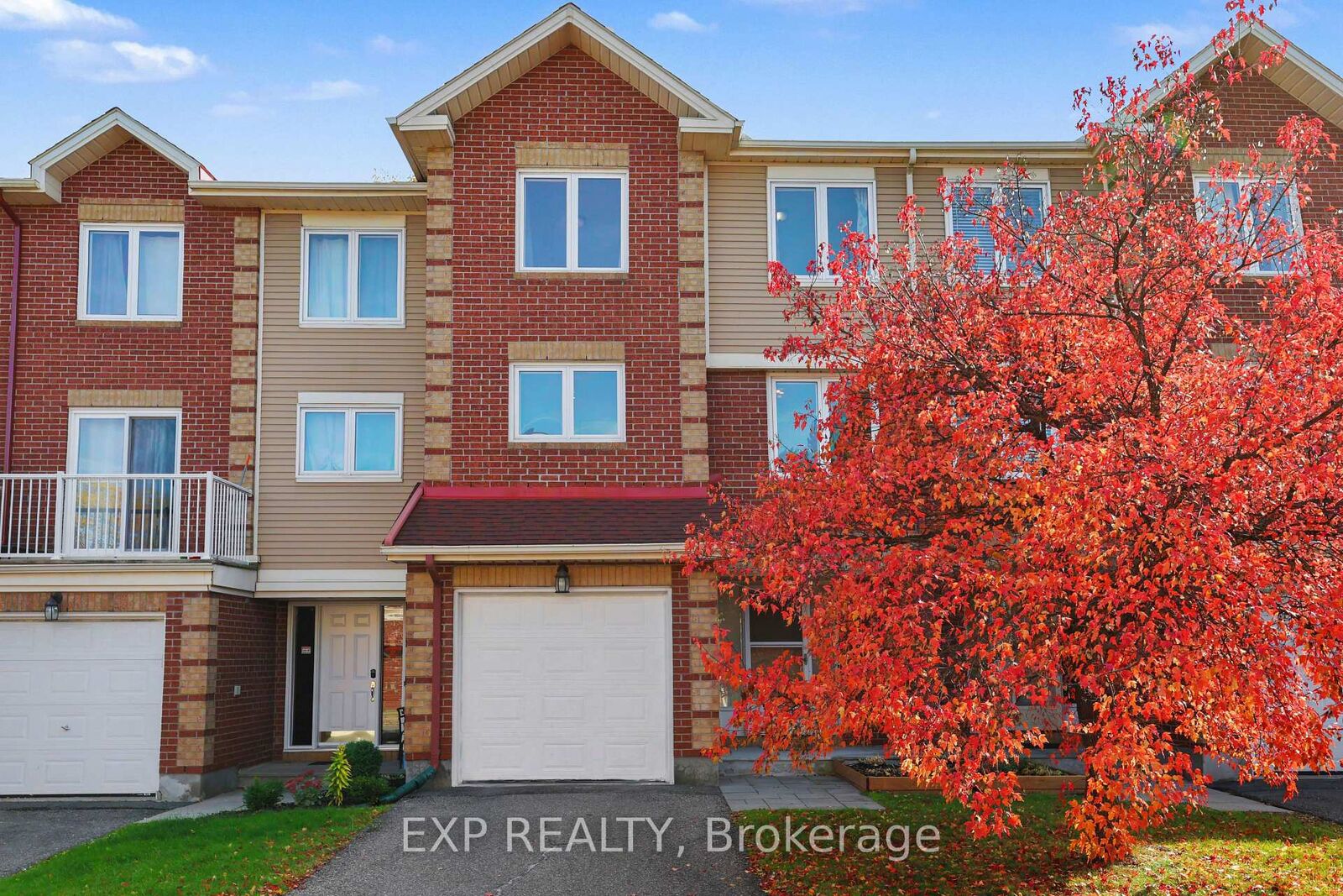 Property Photo: 1848 Summerfields Crescent ON K1C 7B7