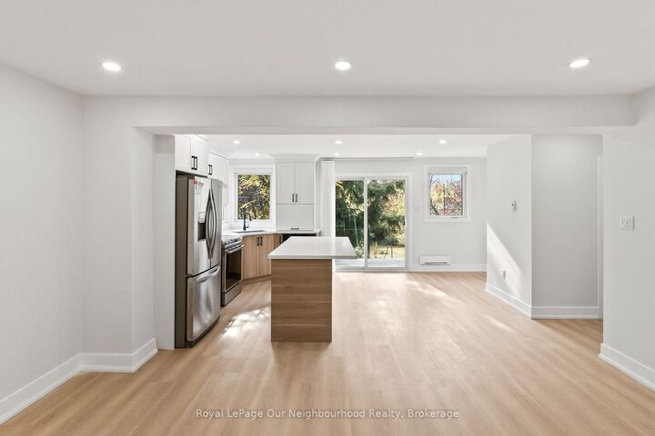 Property Photo: 513 Parkhill Road W A ON K9H 3J4