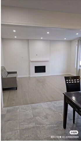 Property Photo:  49 Bud Leggett Cres Crescent Room 2  ON L4P 0B5 