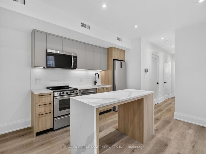 Property Photo:  28 Norcross Road Unit 6  ON M3H 2R4 