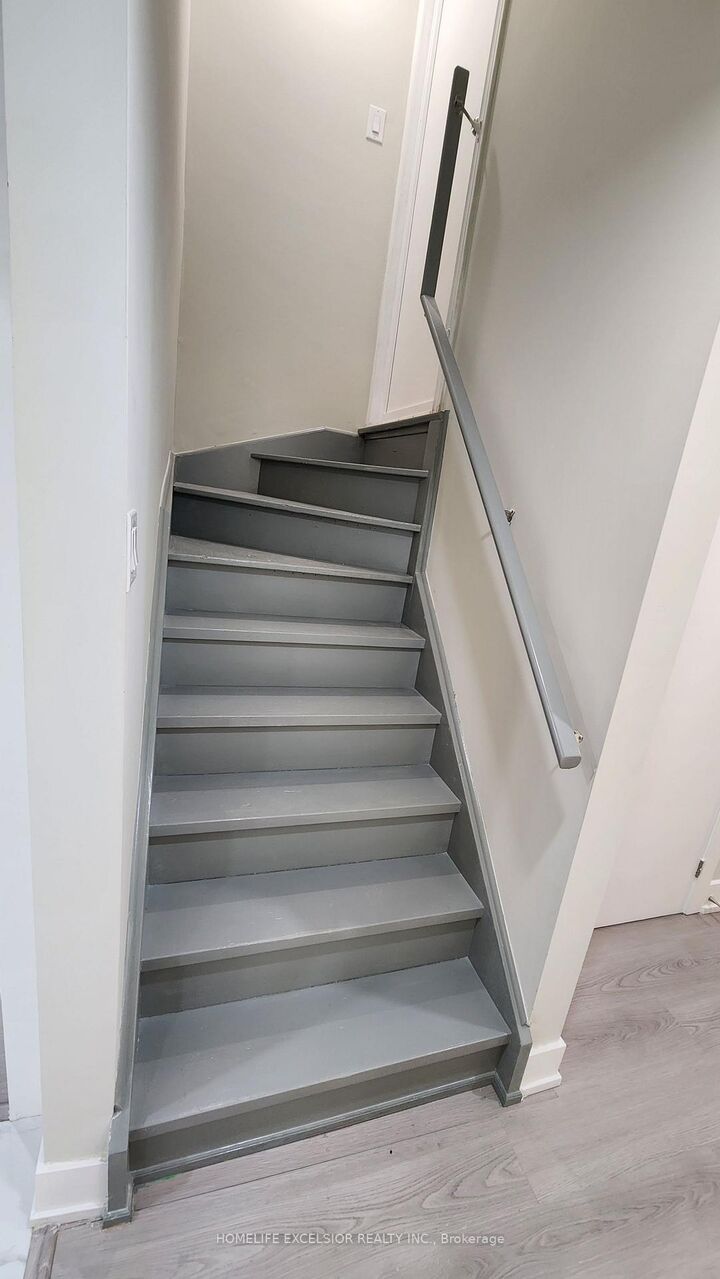 Property Photo: 17 Pelister Drive (Basement) ON L6E 0M4