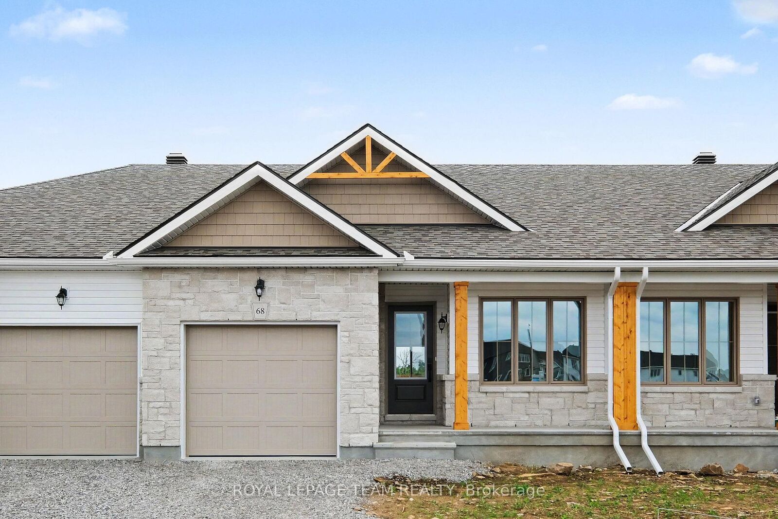 Property Photo:  76 Doctor Agnes Craine Drive  ON K7A 0B8 