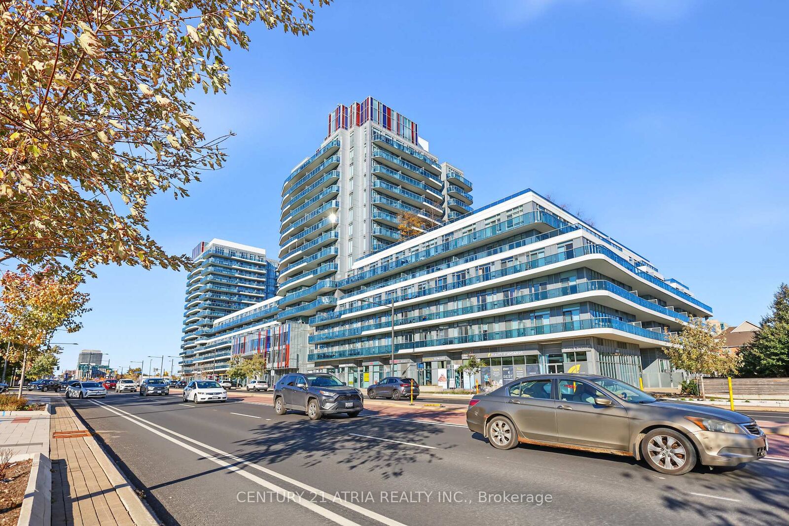 Property Photo: 9471 Yonge Street 528 ON L4C 0Z5