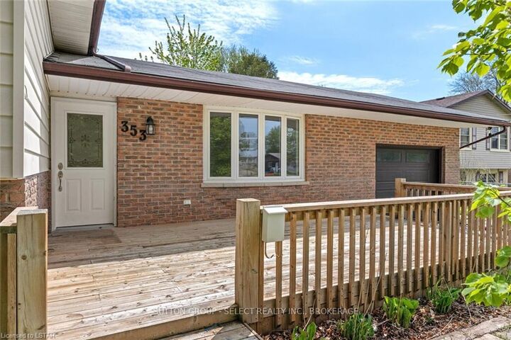 Property Photo:  353 Dominion Street  ON N7G 3G9 