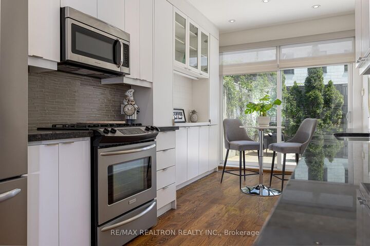 Property Photo:  93 Walnut Avenue  ON M5V 2S1 