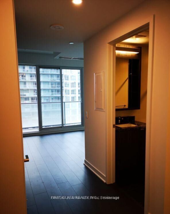 Property Photo:  115 Blue Jays Way 3508  ON M5V 0N4 