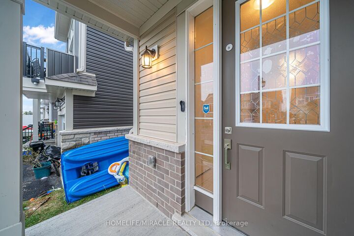 Property Photo:  107 Oakmont Drive  ON K0H 1G0 