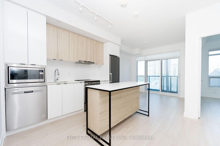 Property Photo:  50 Upper Mall Way 428  ON L4J 0L8 
