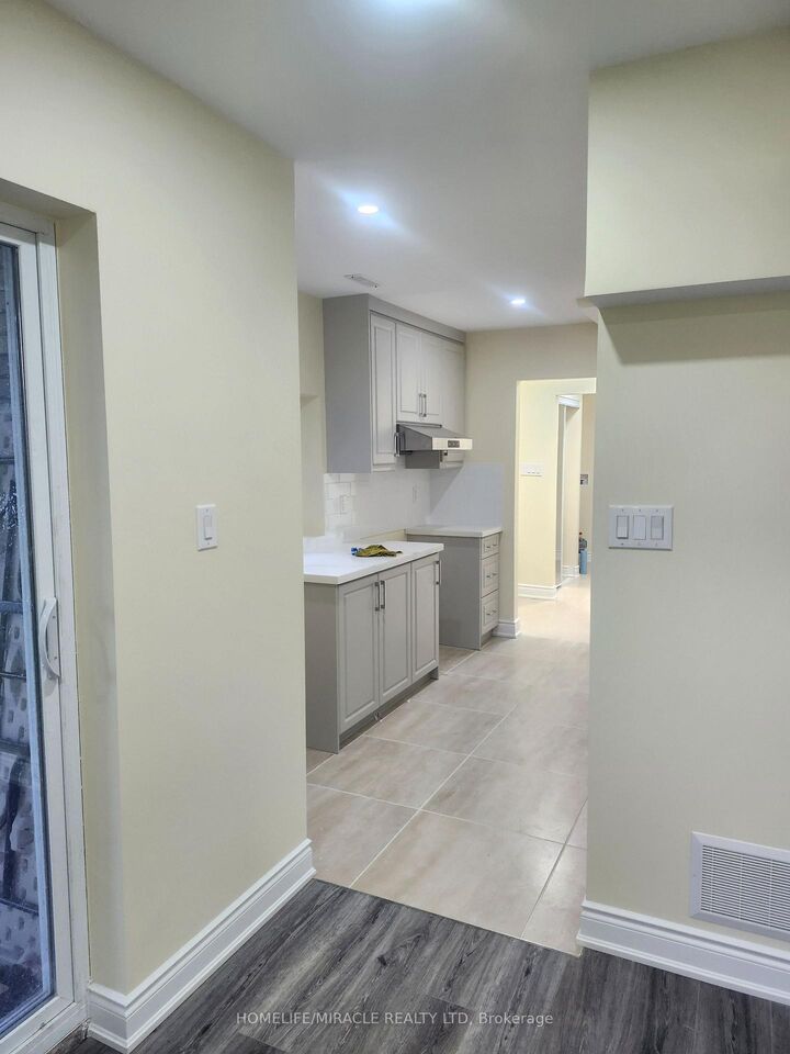 Property Photo: 6 Wall Court Basement ON L4M 5A4