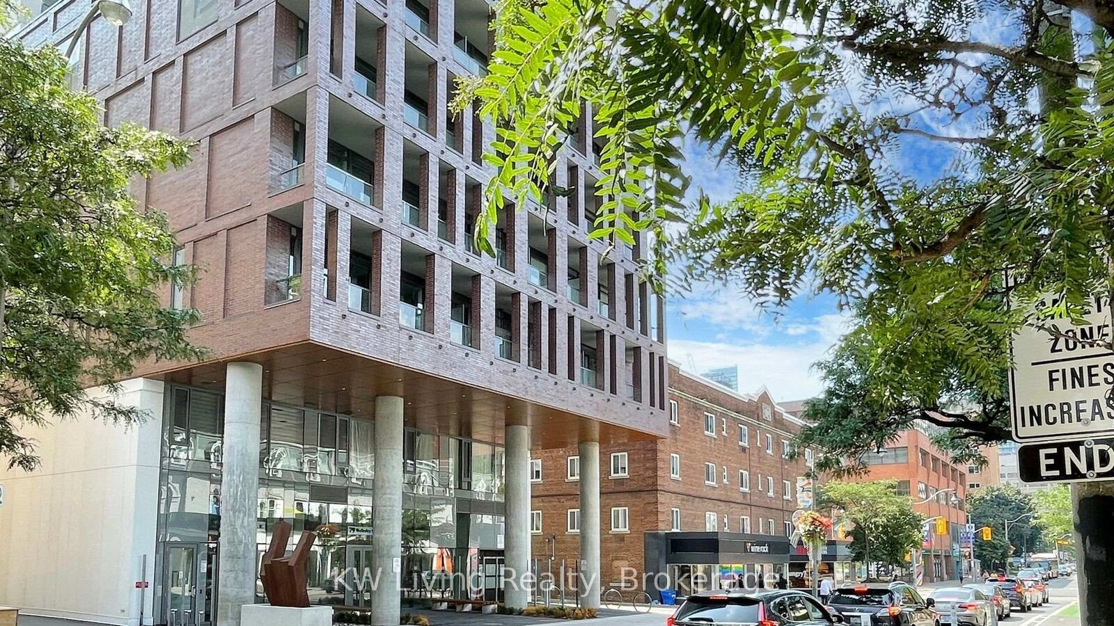 Property Photo:  81 Wellesley Street E 1306  ON M4Y 0C5 