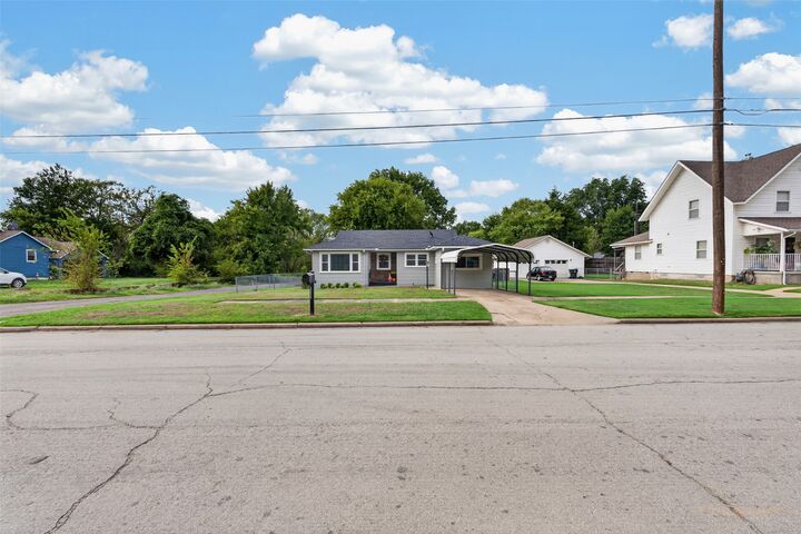 Property Photo: 215 S P Street OK 74403