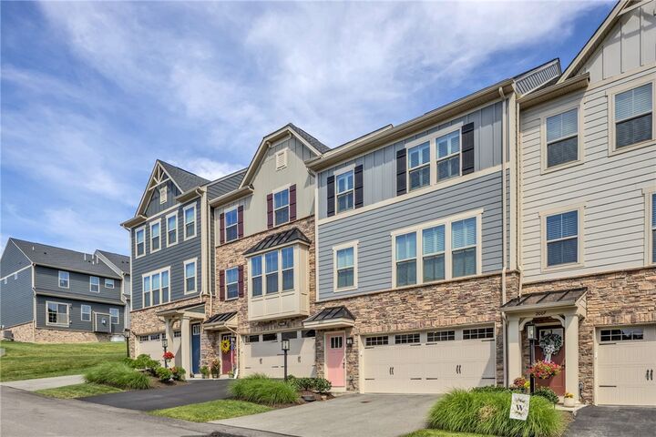 Property Photo:  2005 Lampl Ln  PA 15644 