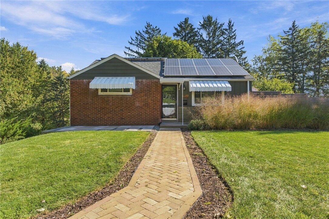 Property Photo:  8058 Manville Dr  PA 15237 