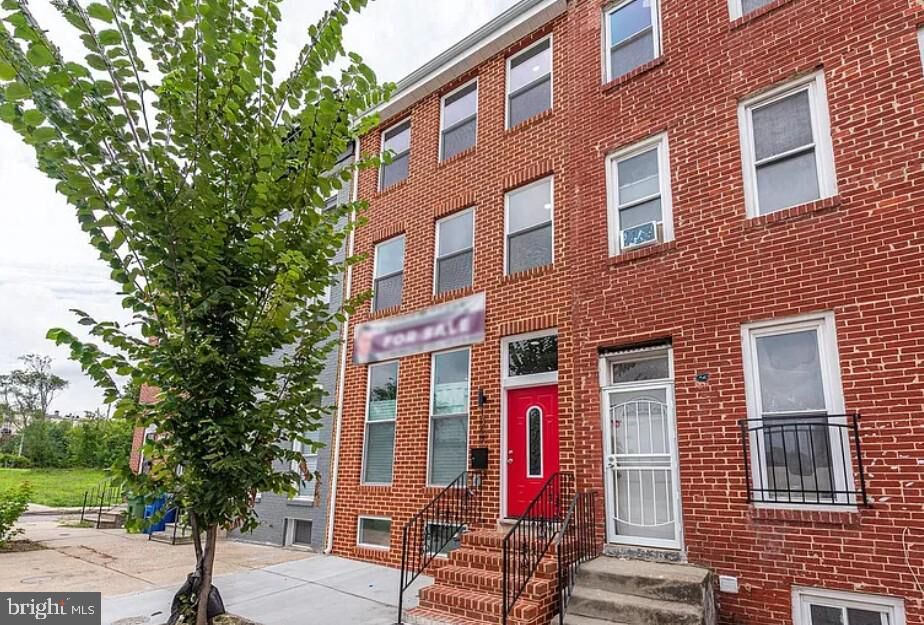 Property Photo: 1068 W Fayette Street MD 21223
