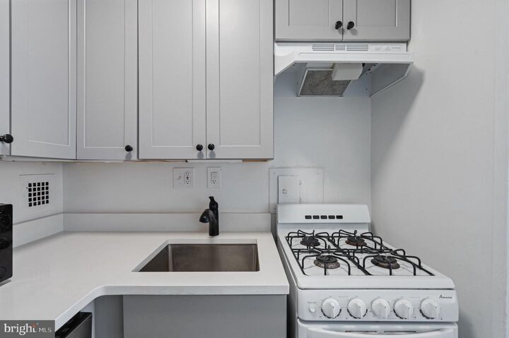 Property Photo:  6621 Wakefield Drive 701  VA 22307 