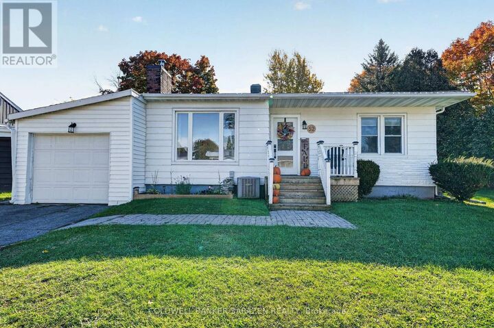 Property Photo: 52 Santa Cruz Drive ON K0C 1M0