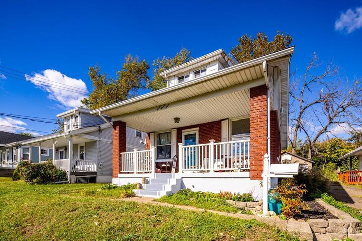 Property Photo:  4024 Saint Martins Place  OH 45211 