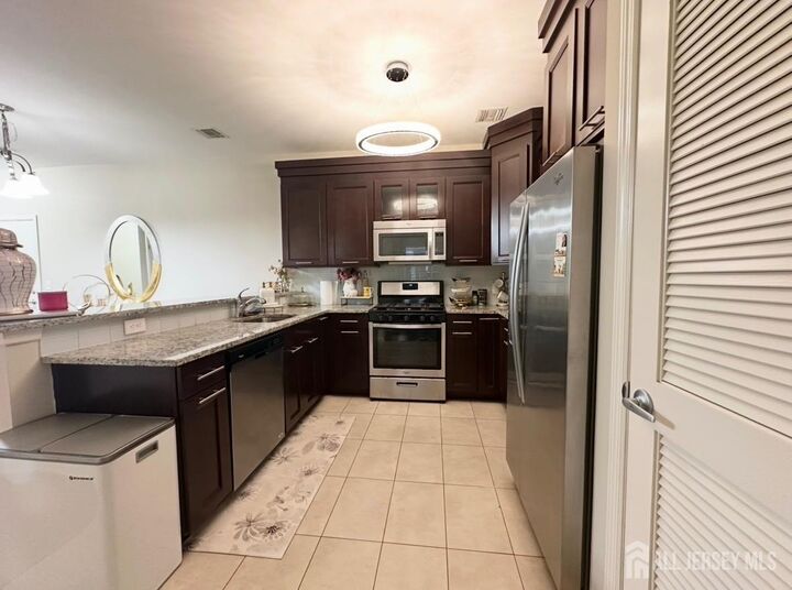 Property Photo:  102 E Elizabeth Avenue E 412  NJ 07036 