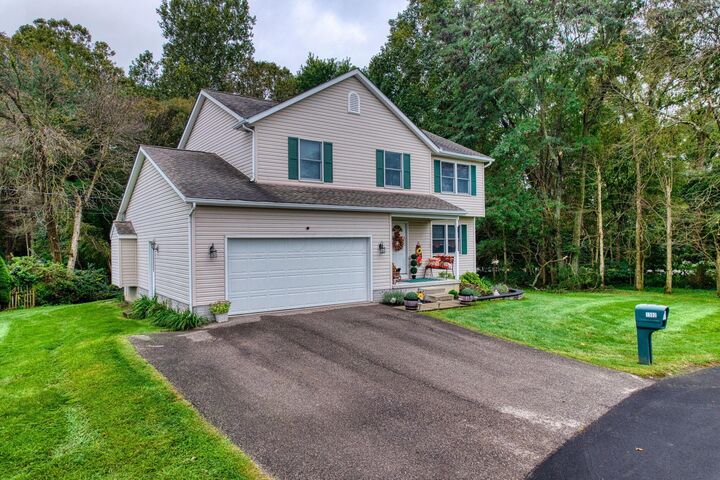 Property Photo:  1302 Patricia Lane  OH 43056 